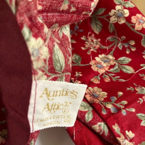 Annie’s Attic Christmas tree skirt W/ 2 Decorative Stockings Snowman & Santa. - Picture 4 of 15